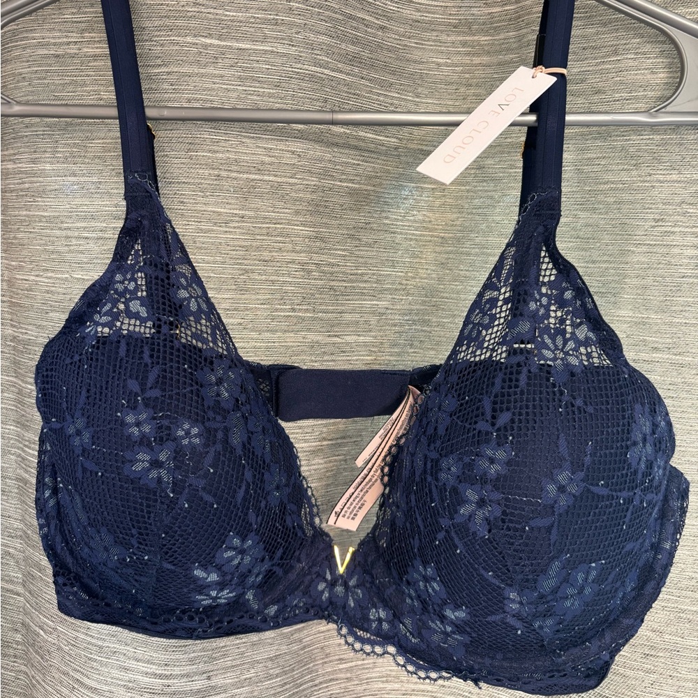 NWT Victorias secret love cloud plunge bra